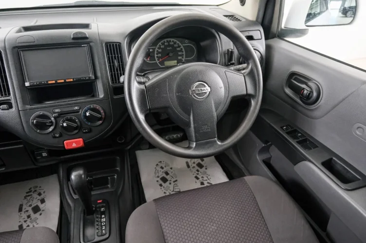 Nissan AD 9 из 20