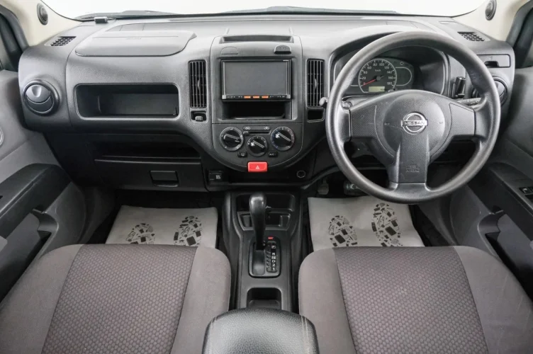 Nissan AD 10 из 20