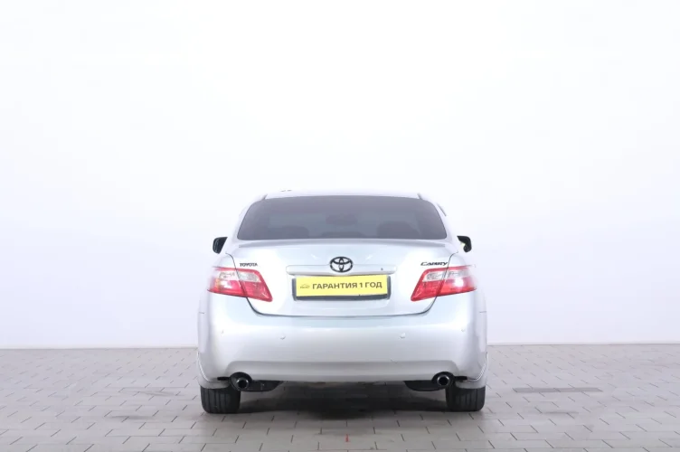 Toyota Camry 5 из 6