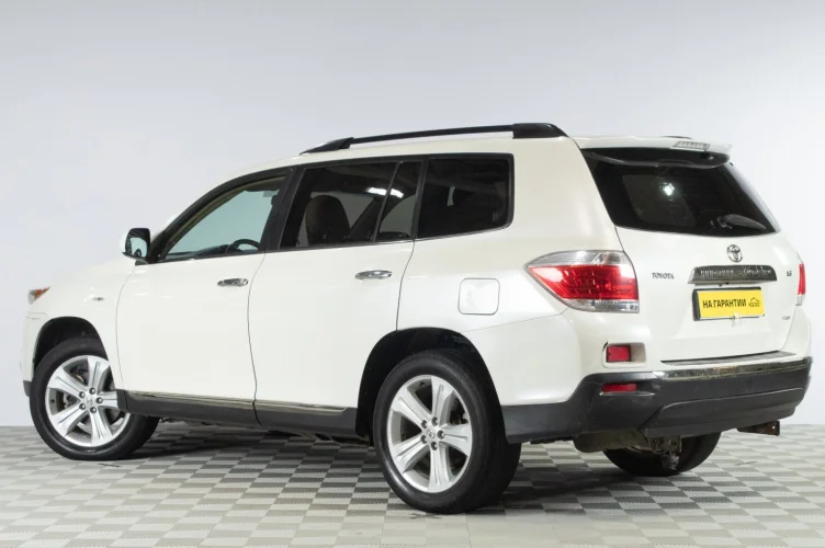 Toyota Highlander 4 из 6