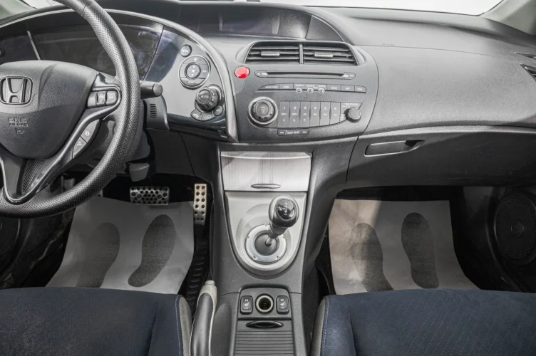 Honda Civic 17 из 24