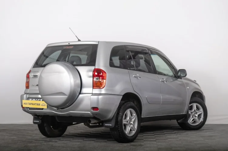 Toyota RAV4 6 из 6