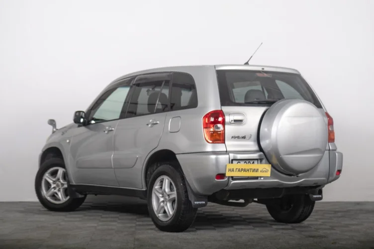 Toyota RAV4 5 из 6