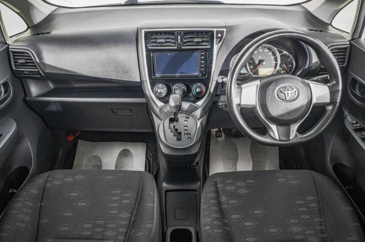 Toyota Ractis 9 из 22