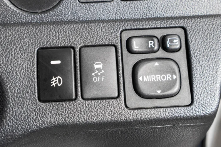 Toyota Ractis 12 из 22