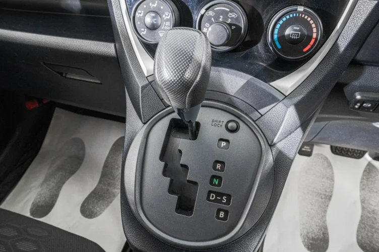 Toyota Ractis 17 из 22