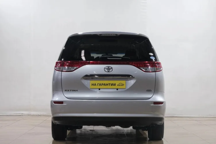 Toyota Estima 5 из 6