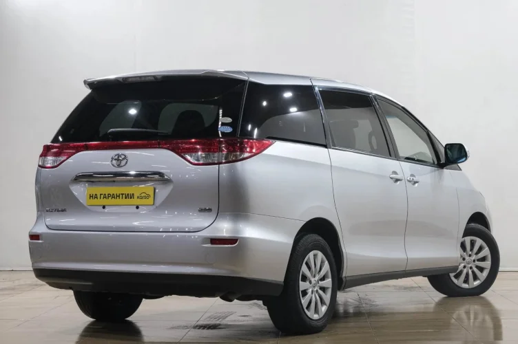 Toyota Estima 6 из 6