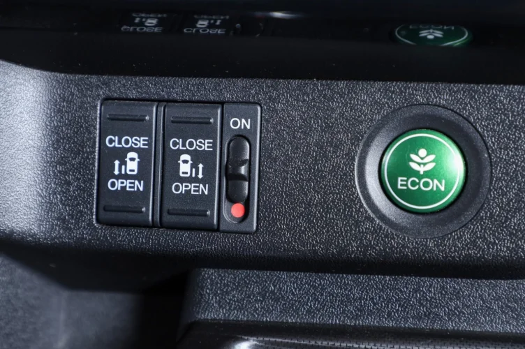 Honda Stepwgn 16 из 19