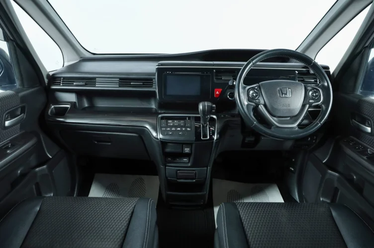 Honda Stepwgn 8 из 19