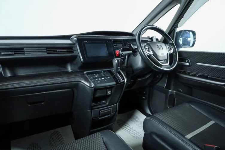 Honda Stepwgn 7 из 19