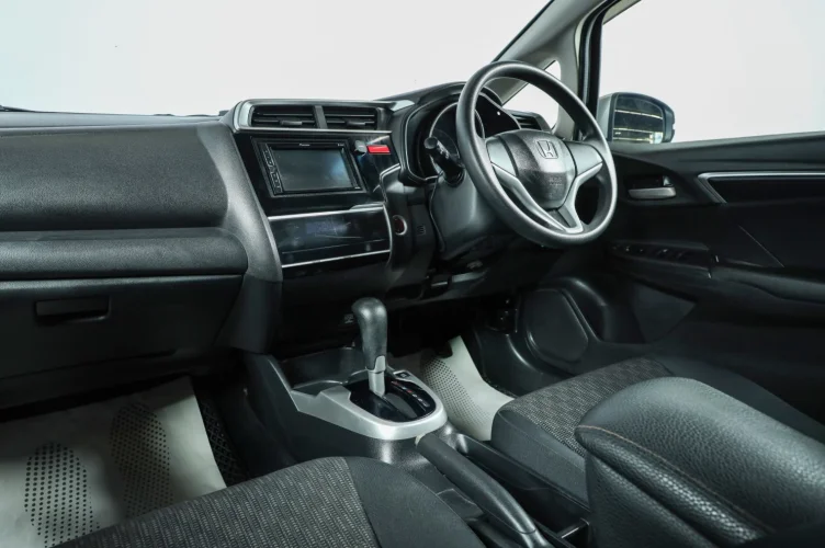 Honda Fit 7 из 16