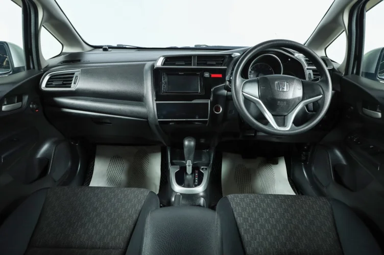 Honda Fit 8 из 16