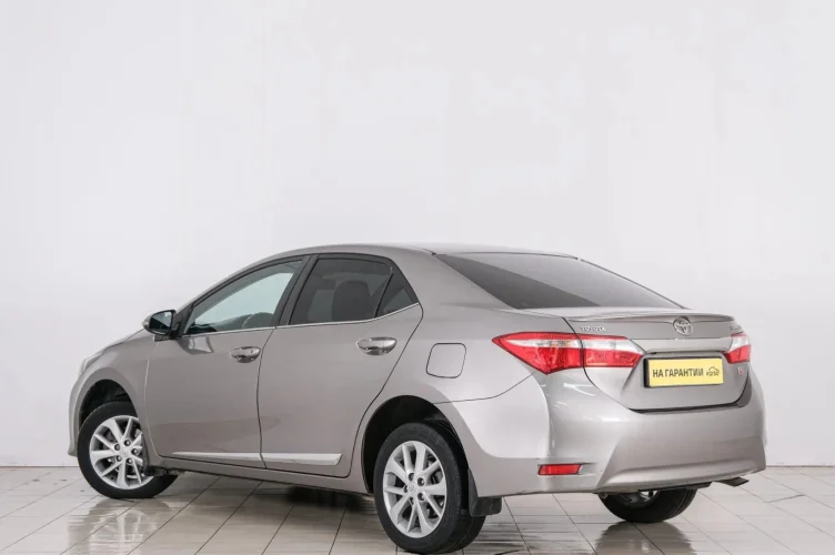 Toyota Corolla 4 из 6