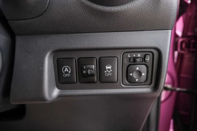 Mitsubishi Mirage 17 из 22