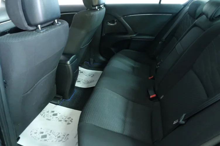 Toyota Avensis 17 из 19