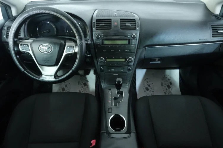 Toyota Avensis 12 из 19