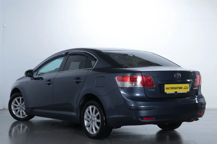 Toyota Avensis 4 из 15
