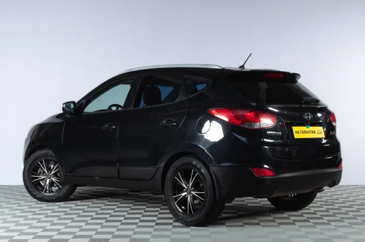 Hyundai ix35 4 из 6