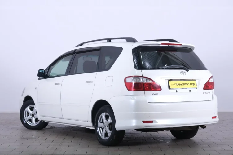 Toyota Ipsum 4 из 6