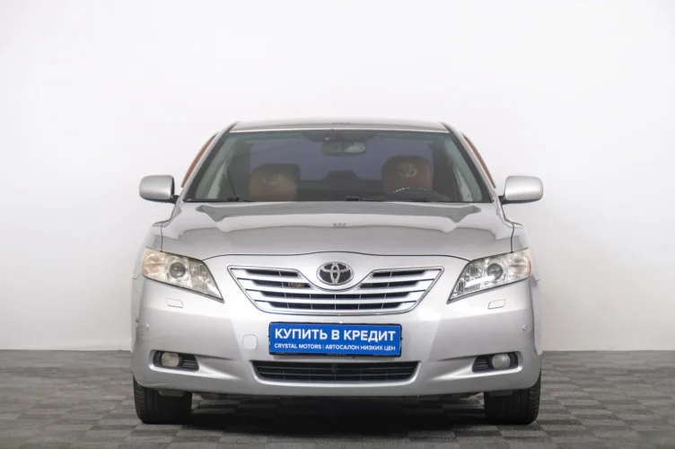 Toyota Camry 3 из 6
