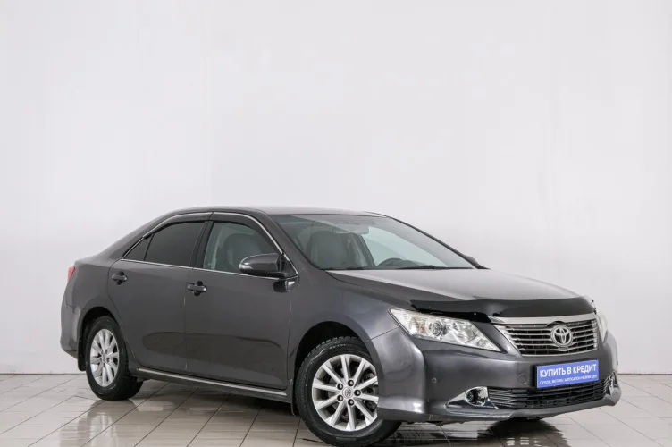 Toyota Camry 1 из 6