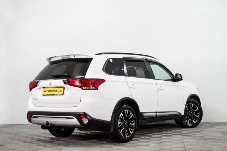 Mitsubishi Outlander 4 из 6