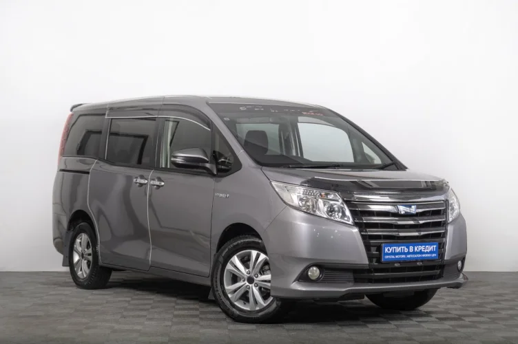 Toyota Noah 1 из 6