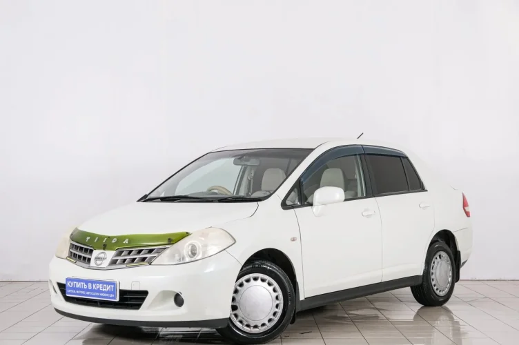 Nissan Tiida Latio 3 из 6