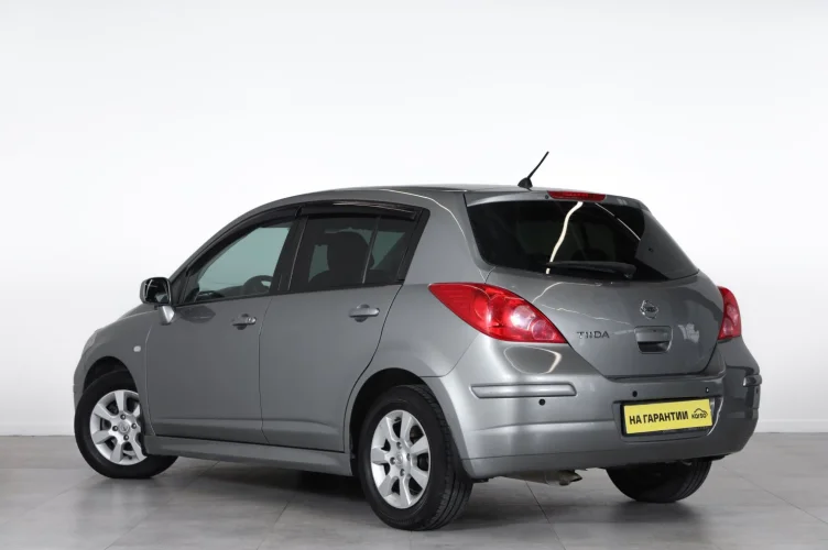 Nissan Tiida 4 из 6
