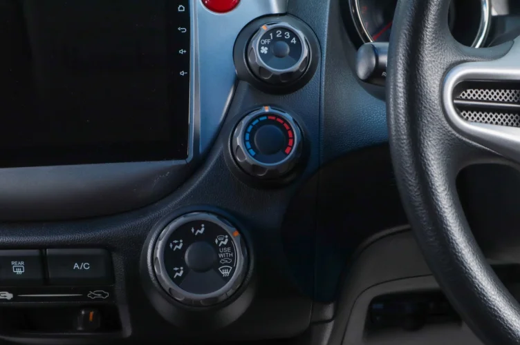 Honda Fit 12 из 18