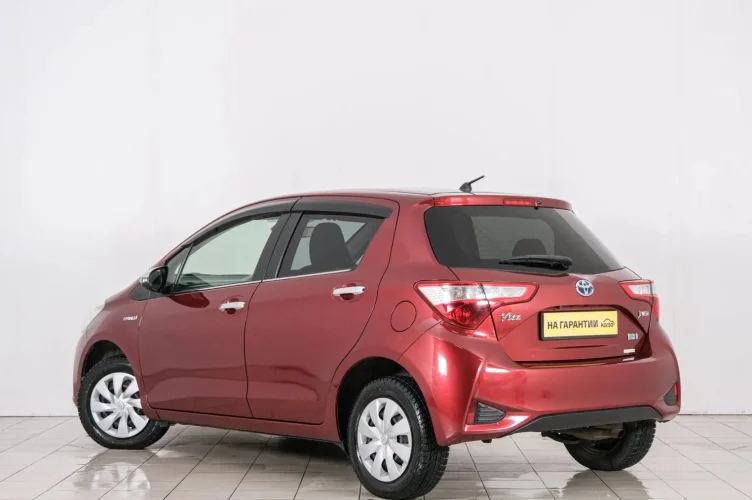 Toyota Vitz 4 из 6