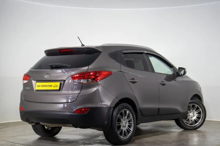 Hyundai ix35 4 из 6