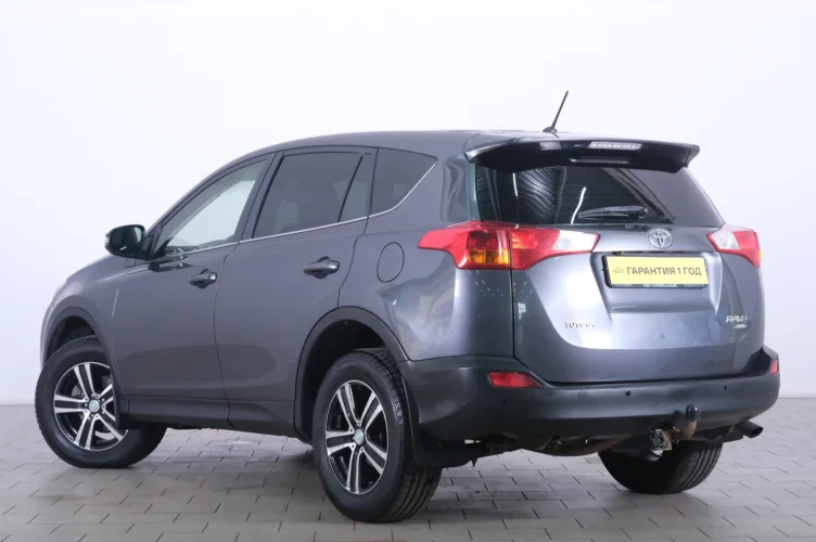 Toyota RAV4 4 из 6