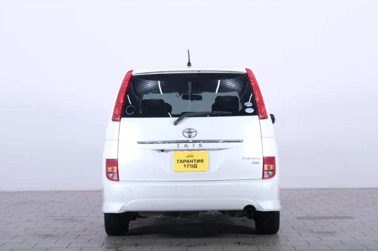 Toyota Isis 5 из 6