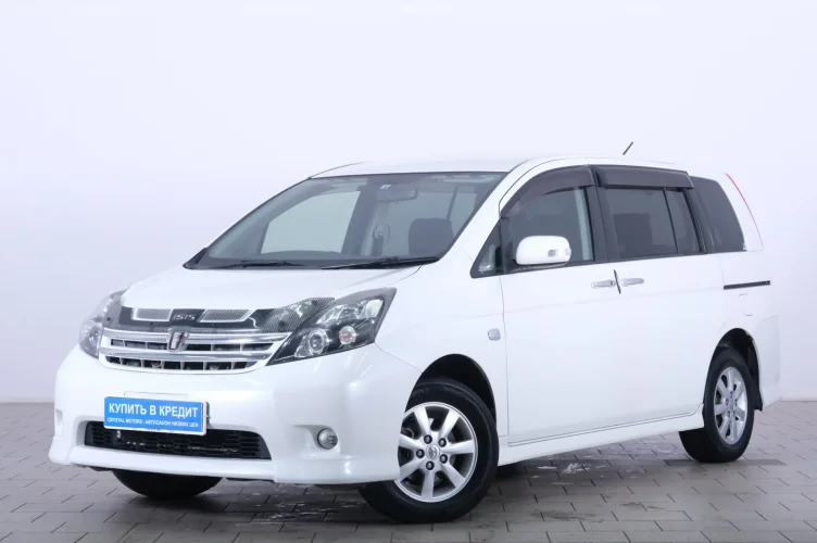 Toyota Isis 3 из 6