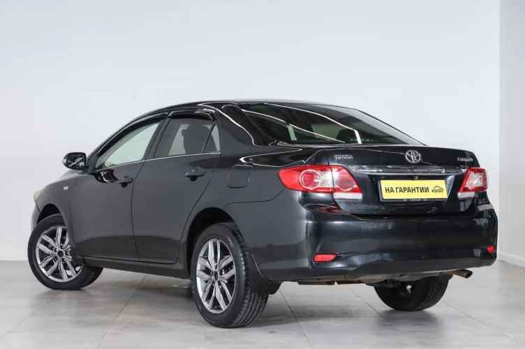 Toyota Corolla 4 из 6