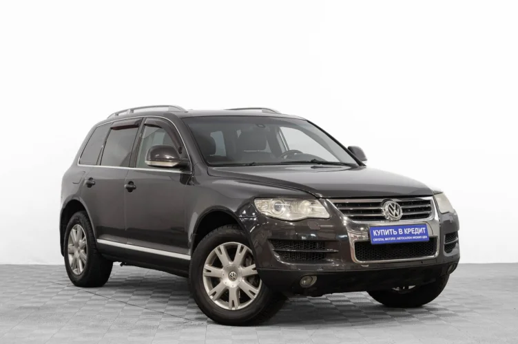 Volkswagen Touareg 1 из 6