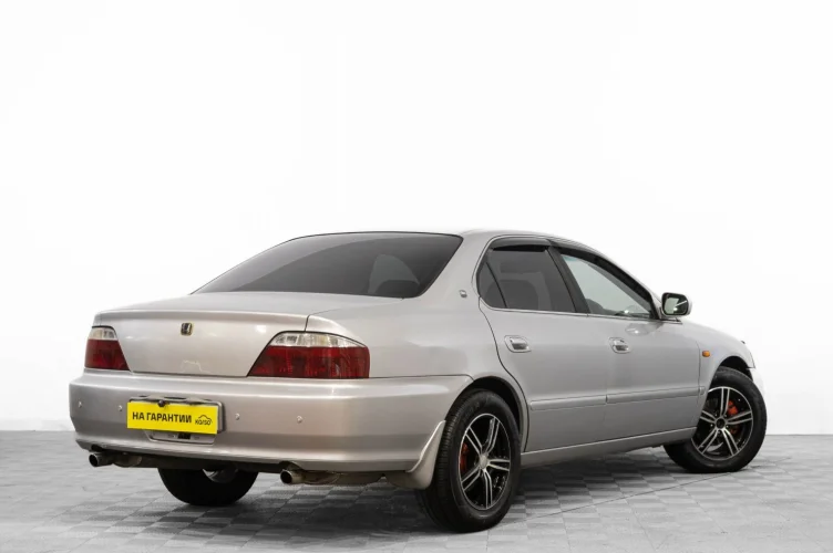 Honda Inspire 4 из 6