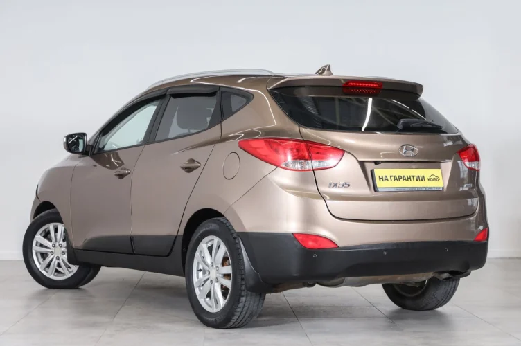 Hyundai ix35 4 из 6