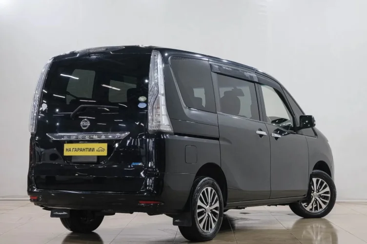 Nissan Serena 6 из 6