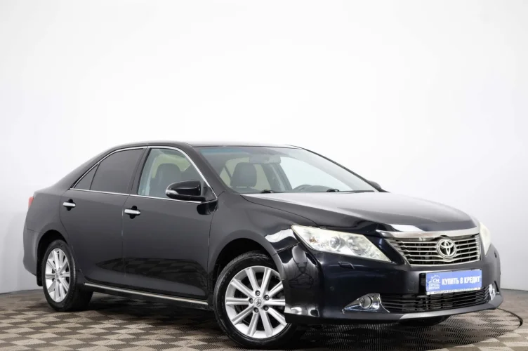 Toyota Camry 1 из 6