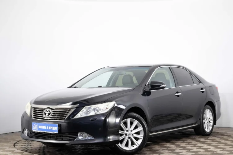 Toyota Camry 3 из 6