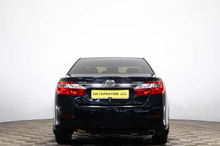 Toyota Camry 5 из 6