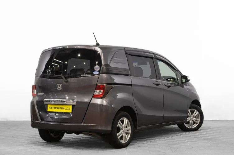 Honda Freed 4 из 6