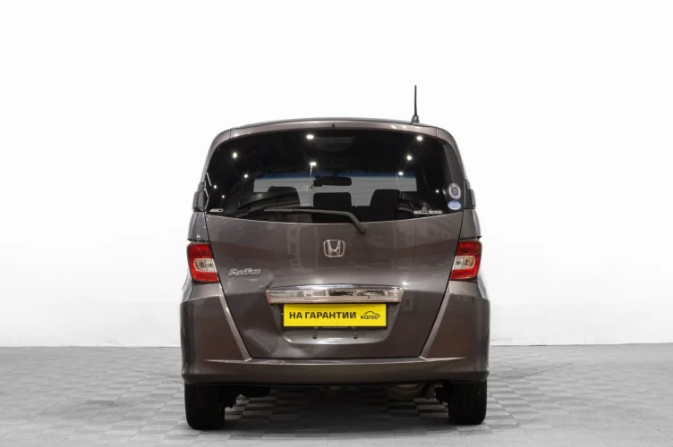 Honda Freed 5 из 6