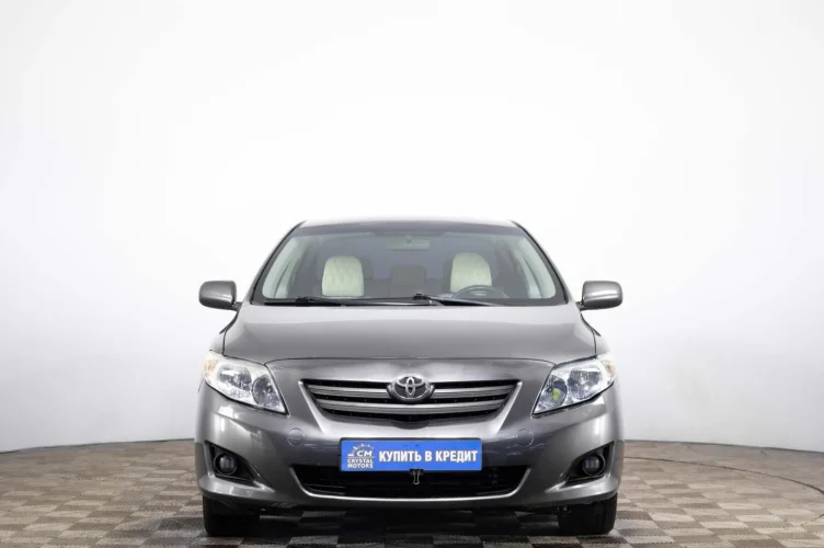 Toyota Corolla 2 из 6