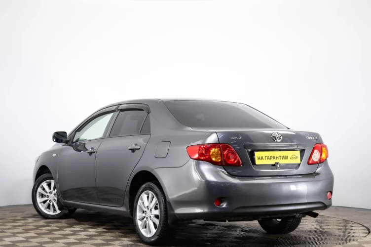 Toyota Corolla 4 из 6