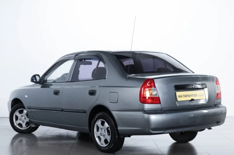 Hyundai Accent 4 из 6