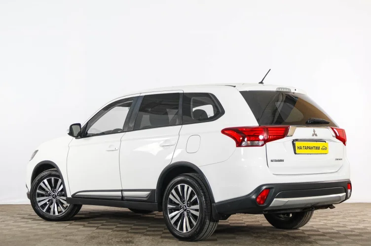 Mitsubishi Outlander 4 из 6